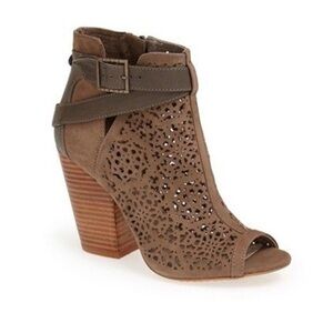 Vince Camuto Maizy booties